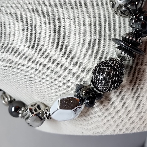 Premier Designs Eclectic Black Imitation Rhodium Plated Necklace - Picture 4 of 8